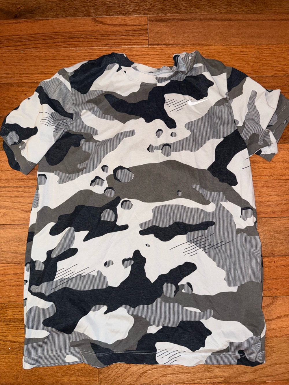 Nike Men's Black White Gray Camo Short-Sleeve Tee